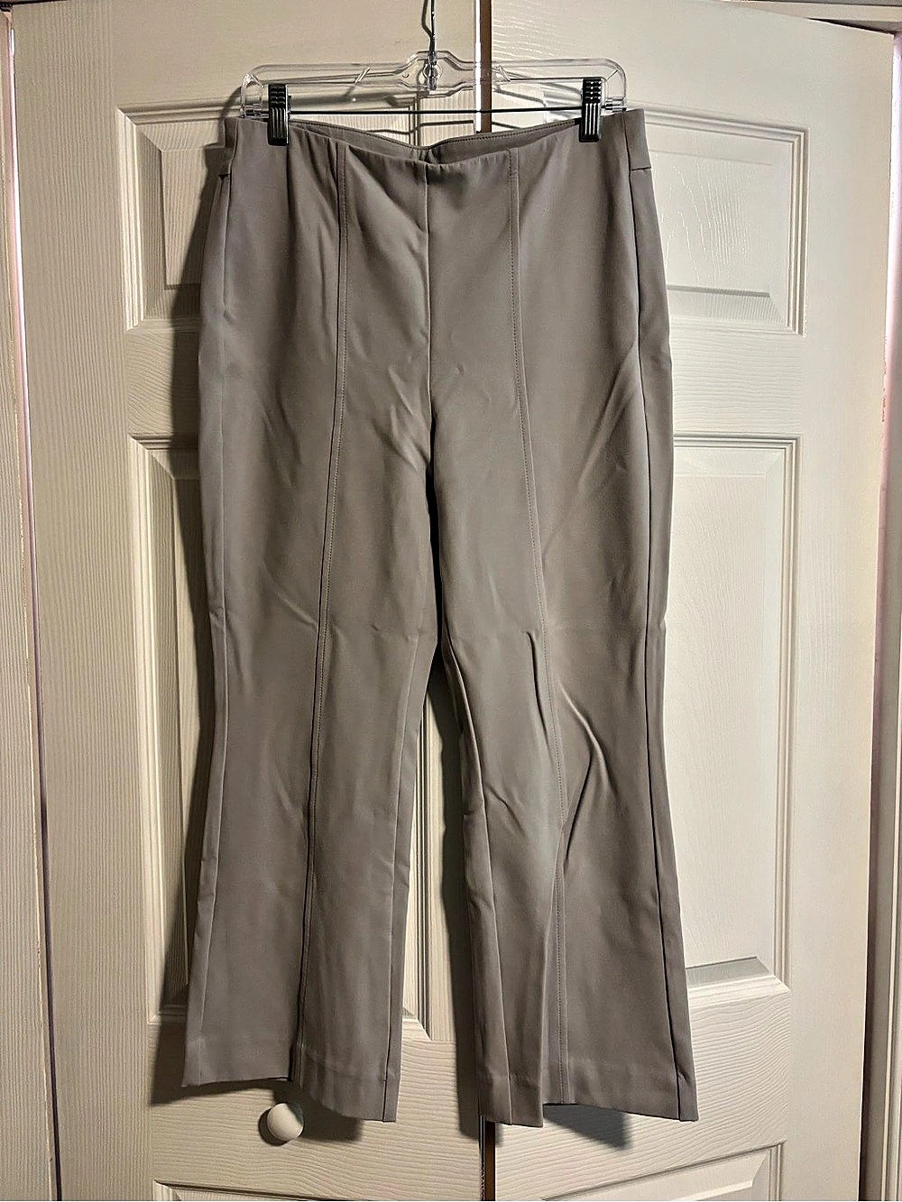 Chico's Pull-On Ponte Pants Size 0.5 (US 6) Taupe Gray Seamed Front